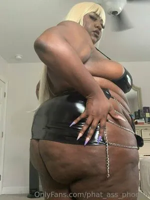 Phat Ass Phoebe OnlyFans Leaked Free Thumbnail Picture - #J8QP55De4o