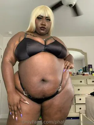 Phat Ass Phoebe OnlyFans Leaked Free Thumbnail Picture - #SKqUEWAfPF