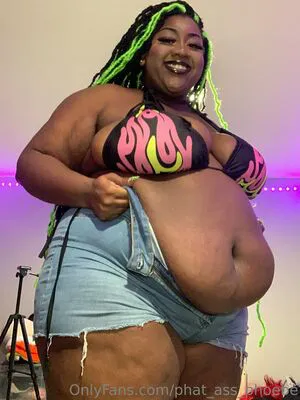 Phat Ass Phoebe OnlyFans Leaked Free Thumbnail Picture - #aElKbu4blw