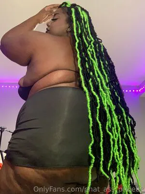 Phat Ass Phoebe OnlyFans Leaked Free Thumbnail Picture - #o4k8jZvMYO