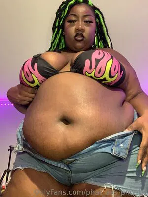 Phat Ass Phoebe OnlyFans Leaked Free Thumbnail Picture - #oMioulPhRj