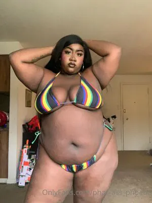 Phat Ass Phoebe OnlyFans Leaked Free Thumbnail Picture - #pVEcebT4Gn