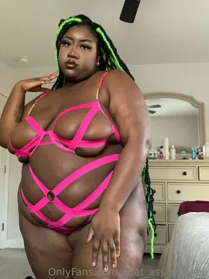 Phat Ass Phoebe OnlyFans Leaked Free Thumbnail Picture - #xQQCHnaeZ2