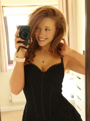 Pheobeisginger OnlyFans Leaked Free Thumbnail Picture - #5D6ATmfED3