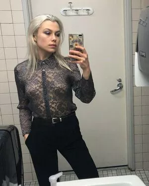 Phoebe Bridgers OnlyFans Leaked Free Thumbnail Picture - #l7nrLx0mEk