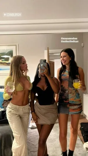 Phoebe Collin OnlyFans Leaked Free Thumbnail Picture - #z9jjfkAAVQ