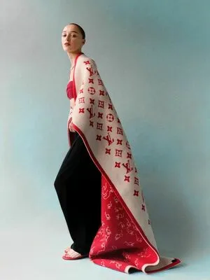 Phoebe Dynevor OnlyFans Leaked Free Thumbnail Picture - #RKogG7kyhj