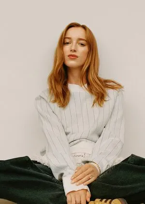 Phoebe Dynevor OnlyFans Leaked Free Thumbnail Picture - #iIab374rs1