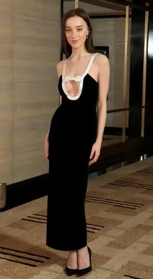 Phoebe Dynevor OnlyFans Leaked Free Thumbnail Picture - #jd6b1P6Pwv