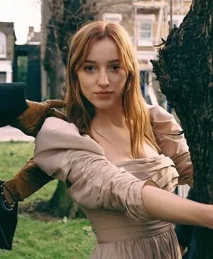 Phoebe Dynevor OnlyFans Leaked Free Thumbnail Picture - #mAw4PZgEC8
