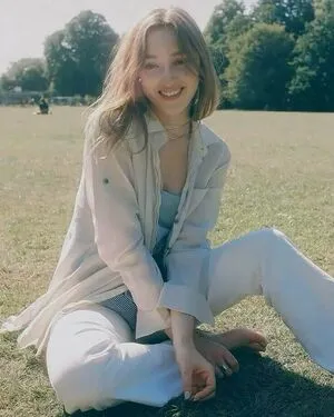 Phoebe Dynevor OnlyFans Leaked Free Thumbnail Picture - #yRtWosuKX2