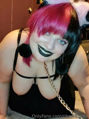 Phoebegoth OnlyFans Leaked Free Thumbnail Picture - #7T8LbJDhaY