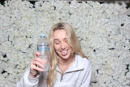 Photobox Flashes OnlyFans Leaked Free Thumbnail Picture - #1qv7qFc3eA