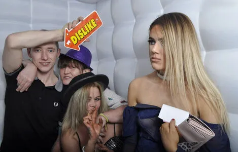Photobox Flashes OnlyFans Leaked Free Thumbnail Picture - #2BnxsWwjBi
