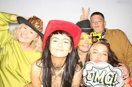 Photobox Flashes OnlyFans Leaked Free Thumbnail Picture - #2qTul4c9Ax