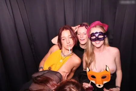 Photobox Flashes OnlyFans Leaked Free Thumbnail Picture - #43IbmwaxFz