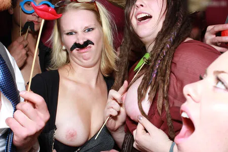 Photobox Flashes OnlyFans Leaked Free Thumbnail Picture - #6Isp0jcmCN