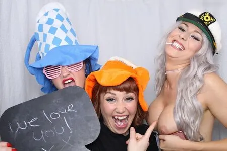 Photobox Flashes OnlyFans Leaked Free Thumbnail Picture - #Fqo5r45zZt