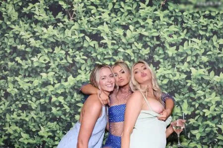 Photobox Flashes OnlyFans Leaked Free Thumbnail Picture - #KHpatCG5IP