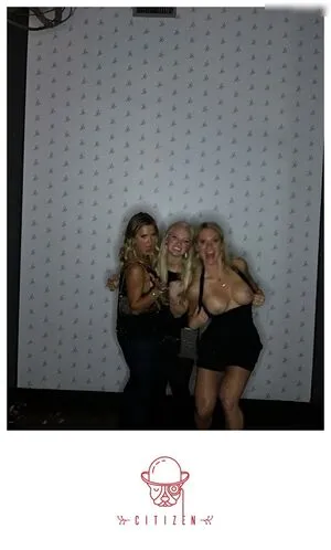 Photobox Flashes OnlyFans Leaked Free Thumbnail Picture - #KiXR6VhD7d