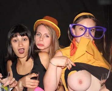 Photobox Flashes OnlyFans Leaked Free Thumbnail Picture - #Kjh0f5E1km