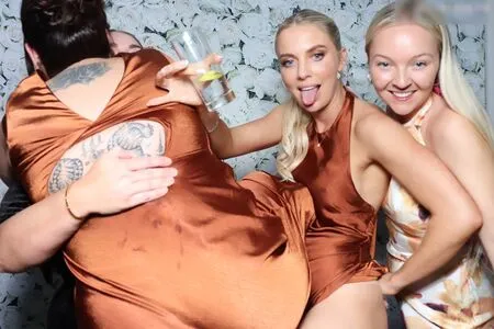 Photobox Flashes OnlyFans Leaked Free Thumbnail Picture - #QQ7UFHamZt