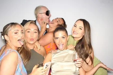 Photobox Flashes OnlyFans Leaked Free Thumbnail Picture - #Xa4062qFrP