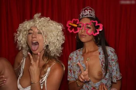 Photobox Flashes OnlyFans Leaked Free Thumbnail Picture - #fqPmXZybkJ