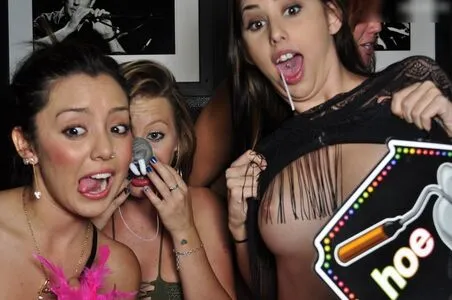 Photobox Flashes OnlyFans Leaked Free Thumbnail Picture - #hDMOUgq1Tp