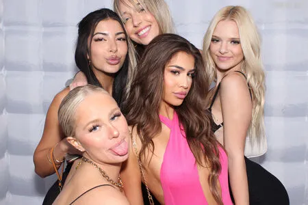 Photobox Flashes OnlyFans Leaked Free Thumbnail Picture - #keqoKrQ4AV