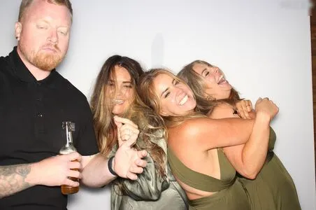 Photobox Flashes OnlyFans Leaked Free Thumbnail Picture - #m16o2zOu05
