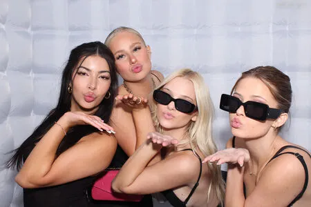 Photobox Flashes OnlyFans Leaked Free Thumbnail Picture - #v7wallxYCK