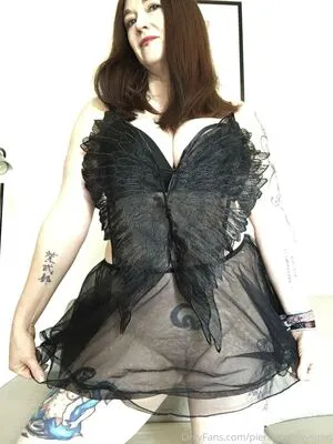 Piercedpussysiren OnlyFans Leaked Free Thumbnail Picture - #PeLUmsIRnm