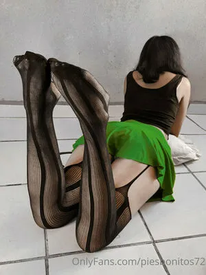 Piesbonitos72 OnlyFans Leaked Free Thumbnail Picture - #2QET1ngCUt