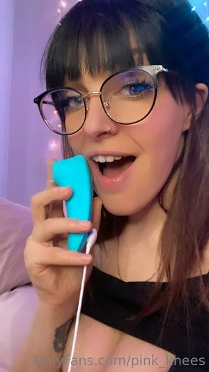 Pink Knees OnlyFans Leaked Free Thumbnail Picture - #GImGc4rOT1