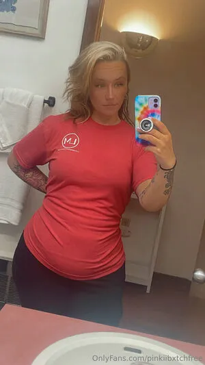 Pinkiibxtchfree OnlyFans Leaked Free Thumbnail Picture - #HUuJusPf3N