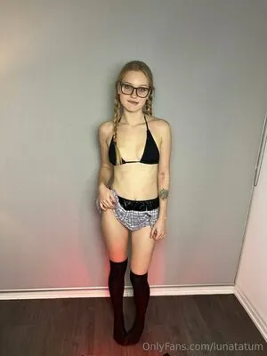 Pinklunaxo OnlyFans Leaked Free Thumbnail Picture - #4PHaApNSrv