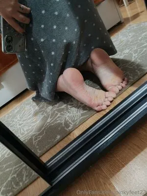 Pinkyfeet23 OnlyFans Leaked Free Thumbnail Picture - #i6C6gMAkUA