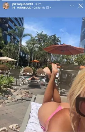 Pizzaqueen93 OnlyFans Leaked Free Thumbnail Picture - #2x4h281urT