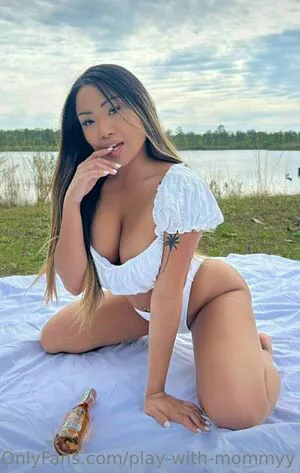 Play With Mommyy OnlyFans Leaked Free Thumbnail Picture - #gPVczL1XAJ