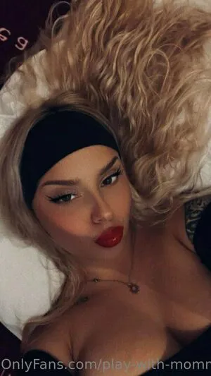 Play With Mommyy OnlyFans Leaked Free Thumbnail Picture - #n3E02Oh9X3