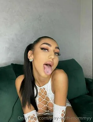 Play With Mommyy OnlyFans Leaked Free Thumbnail Picture - #tBygG3NYiO