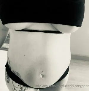 Playful And Pregnant OnlyFans Leaked Free Thumbnail Picture - #W9yjiSed43