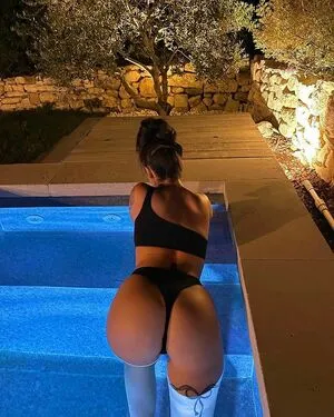 Poetique Girl OnlyFans Leaked Free Thumbnail Picture - #KJgKmF1f88