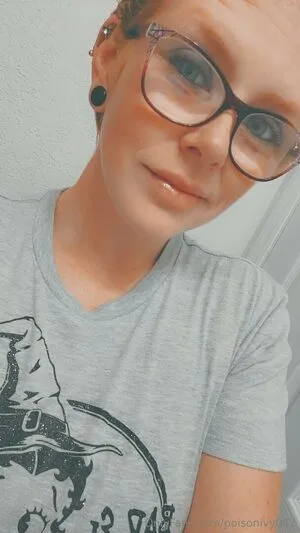 Poisonivy042 OnlyFans Leaked Free Thumbnail Picture - #6ckHIF5cAD
