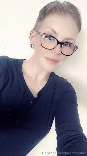 Poisonivy042 OnlyFans Leaked Free Thumbnail Picture - #YtttNpCNK8