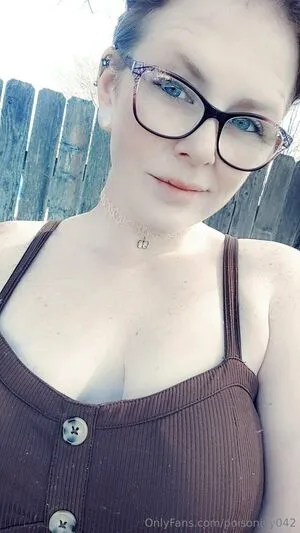 Poisonivy042 OnlyFans Leaked Free Thumbnail Picture - #sieBRssB5b