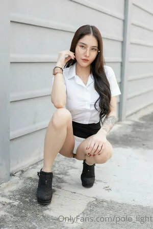 Pole Light OnlyFans Leaked Free Thumbnail Picture - #846FMeNPhi