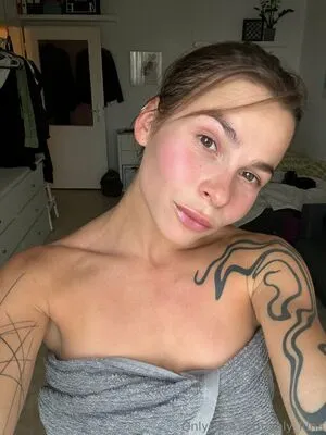 Poly Luna OnlyFans Leaked Free Thumbnail Picture - #jahuBoxxpf