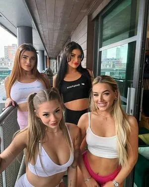 Pom Wm OnlyFans Leaked Free Thumbnail Picture - #QBoMOUGUp4